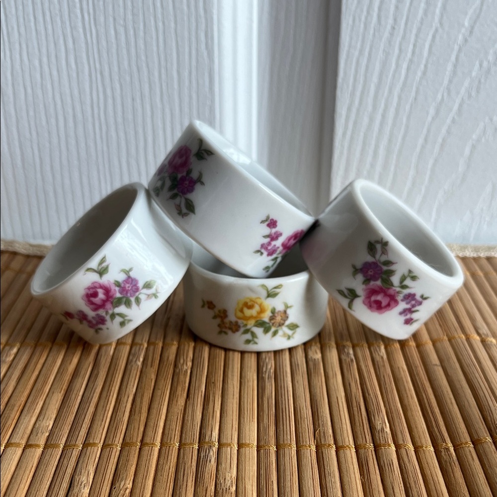 Shafford Made in Japan - Porcelain White Floral  Napkin Rings - Set of 4